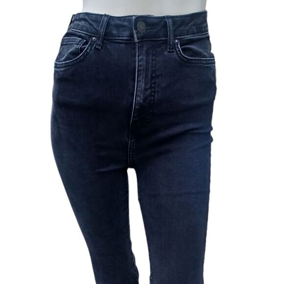686346....Forever21 Crop Jeans Size 26 - Picture 1 of 6